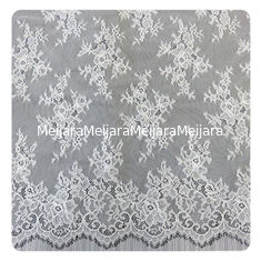 China Vestido de casamento afiado Scalloped floral do laço de Chantilly do marfim do nylon de 100% personalizado fornecedor