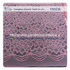 China A largura de nylon da tela ±140CM do laço do casamento da vieira cor-de-rosa extravagante para o verão veste-se fornecedor