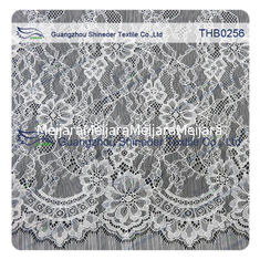 China 1.45*3 mede a guarnição de nylon do laço de chantilly do tamanho para o vestido da forma &amp; de casamento fornecedor