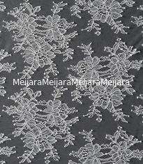 China projeto de nylon da flor branca da tela do laço da largura de 150cm para o vestido fornecedor