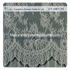 China Pouco vestido nupcial do laço de Chantilly da flor da guipura, guarnição Scalloped do laço fornecedor