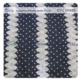 Forme a tela queimada Polyester&amp;Cotton do laço com o às bolinhas para o vestuário desportivo fornecedor