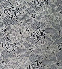 Tela elástica do laço do Spandex &amp; do nylon com teste padrão de flor do trevo fornecedor