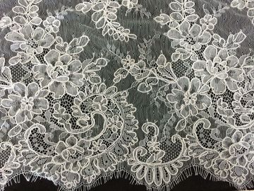 Branco delicado roupa interior Scalloped do laço de Chantilly, tela amarrado nupcial do laço fornecedor